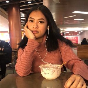 Meet your Posher, Danielle